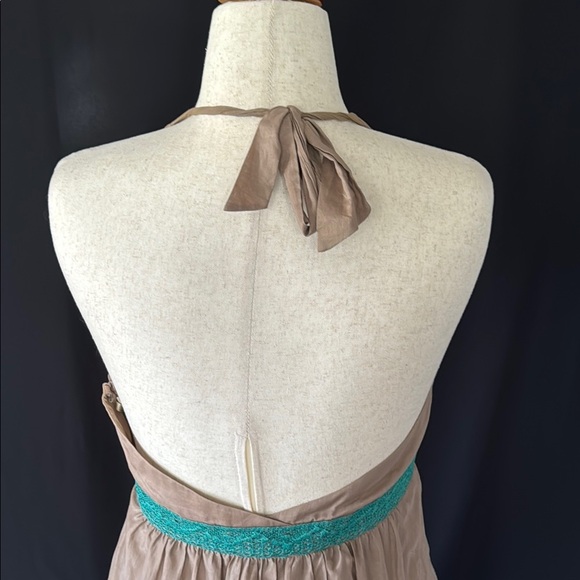 BCBG PARIS Elegant but Halter Maxi Dress in Brown and Teal, size 12 - Picture 6 of 11